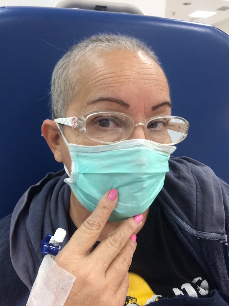 Yamiletph's tweet photo. @MiliUrdaneta Le cuento Sra Mili y a todos quienes nos leen que nos fue bien gracias a Dios💖🙏 Le dio una leve reacción por la quimioterapia, pero enseguida se repuso. Ya estamos en casa. Mi mamá está cansadita y la estamos consintiendo mucho. https://t.co/mF8MdUuyDK
