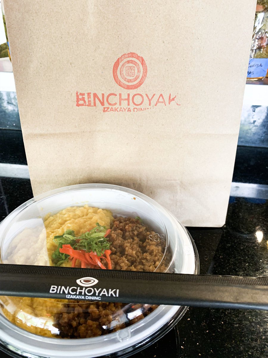 BINCHOYAKI's tweet photo. We are here to #FILLyourTUMMY 11-8pm. #JAPANESEsoulfood on your #DINNERtable or the couch, the bed, porch...wherever you wanna eat it!
.
#SOBOROdon #DONBURIlife
.
#そぼろ丼 #テイクアウト してますよ〜 https://t.co/d6vbiP3pIK