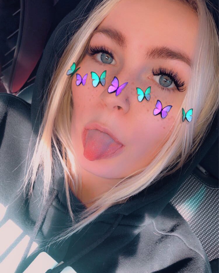 bebe_autumn's tweet photo. this is such a cute filter okay 🦋 https://t.co/IwXLsLdQ3i