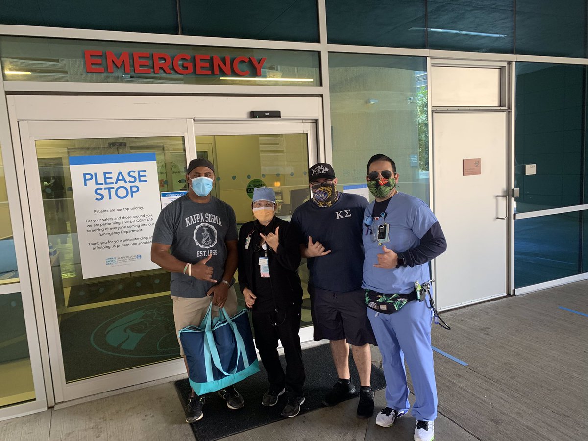 Round two! Brothers Josh and Terry delivered @ahi_assassins baked ahi, kalua pig, and shrimp to Kapi’olani Emergency Room. Happy to continue to support our health care professionals working day and night. 🆎