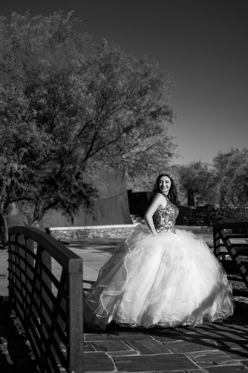 ProgressFor's tweet photo. For this #throwbackthursday I wanted share more of my quince pictures! Another special thank you to @rockymontezcarr and Helen for taking these amazing pictures of me in my dress, they all came out so well thanks to you guys! #quince #quinceañera #quincedress #quinceañeradress https://t.co/nlAMKikCUp