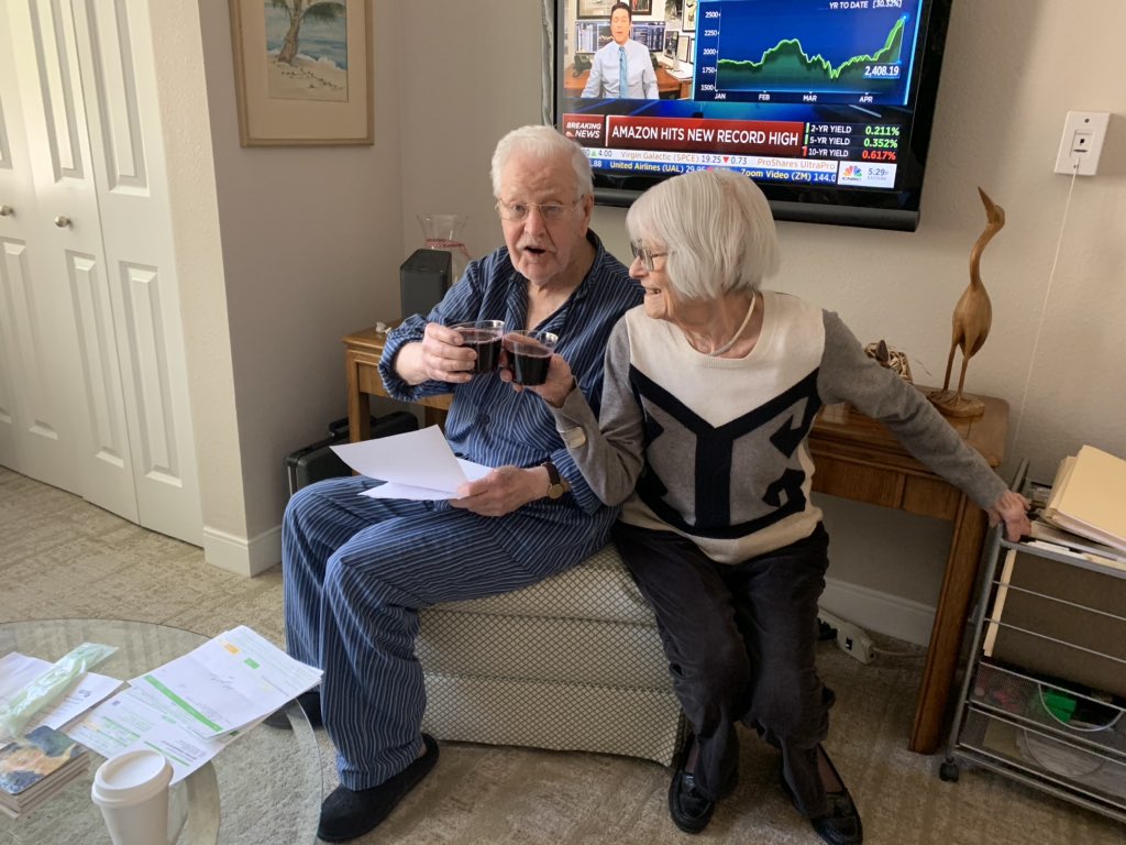 RegencySenior's tweet photo. Mobile Happy Hour?  With fresh popcorn and warm cookies?  Yes, please!  #seniorliving #quarantine #happyhour #weloveourresidents https://t.co/JK2rPN0V1q