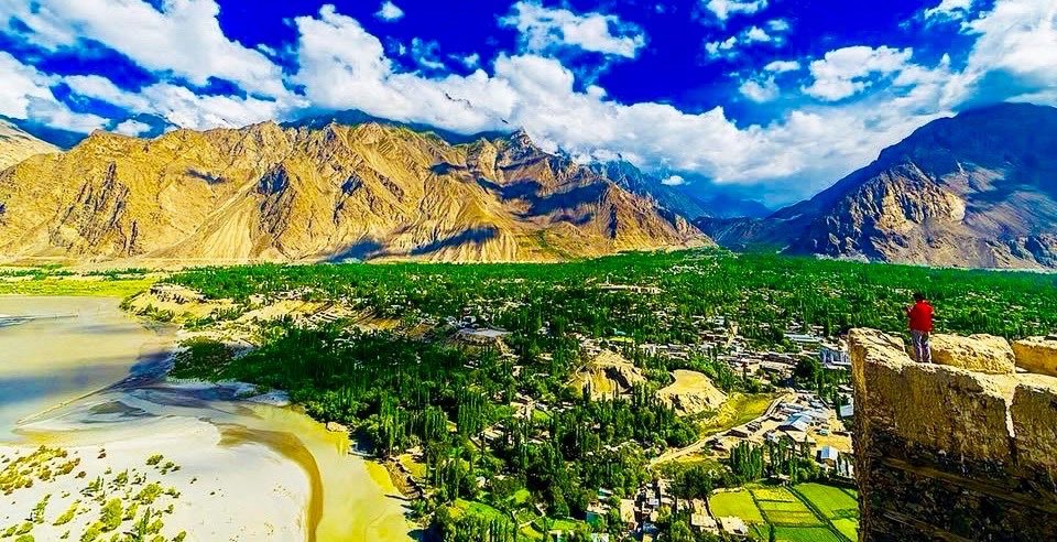 TrangoAdventure's tweet photo. The spectacular nature of Pakistan waits patiently when you are free to travel again. 😍☘️🌤️ #TravelTomorrow #Covid_19 #Skardu #trekkinginpakistan https://t.co/mtzOiEFQg1