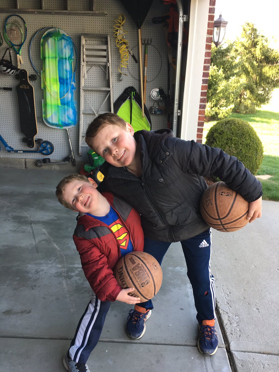 Elhess93Wale's tweet photo. Could not decide a favorite sport so we played all but football today after e-learning. @SmokyRow1 #smokyrowathome https://t.co/3uqIP2ZLkH
