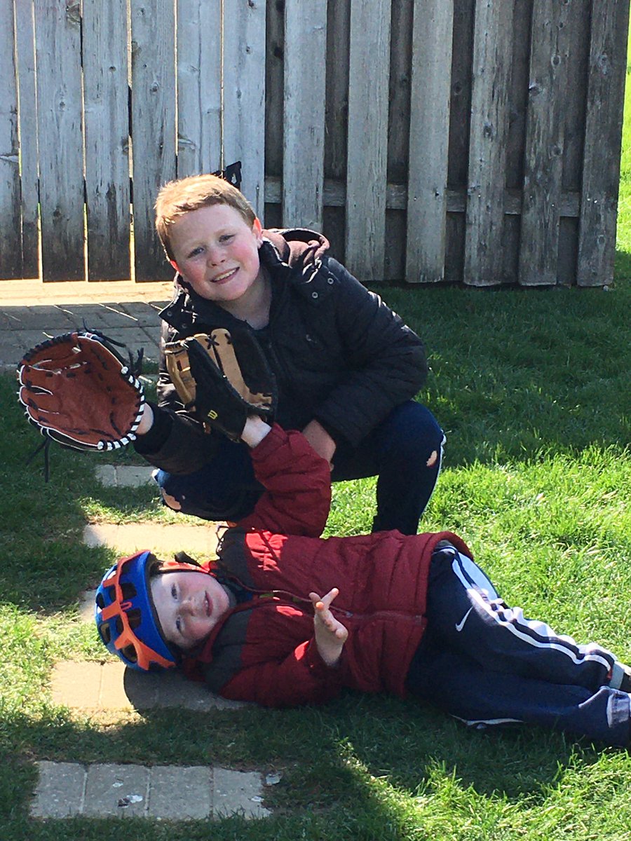 Elhess93Wale's tweet photo. Could not decide a favorite sport so we played all but football today after e-learning. @SmokyRow1 #smokyrowathome https://t.co/3uqIP2ZLkH