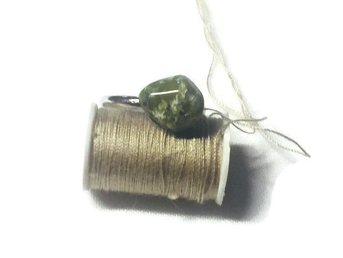 GreatRiver's tweet photo. Gorgeous green #etsy shop: Confusionite Stone Ring  #jewelry #ring #confusionitestone #rockring #naturering  https://t.co/ErMi4hMG2R https://t.co/Nu3shPoZNL