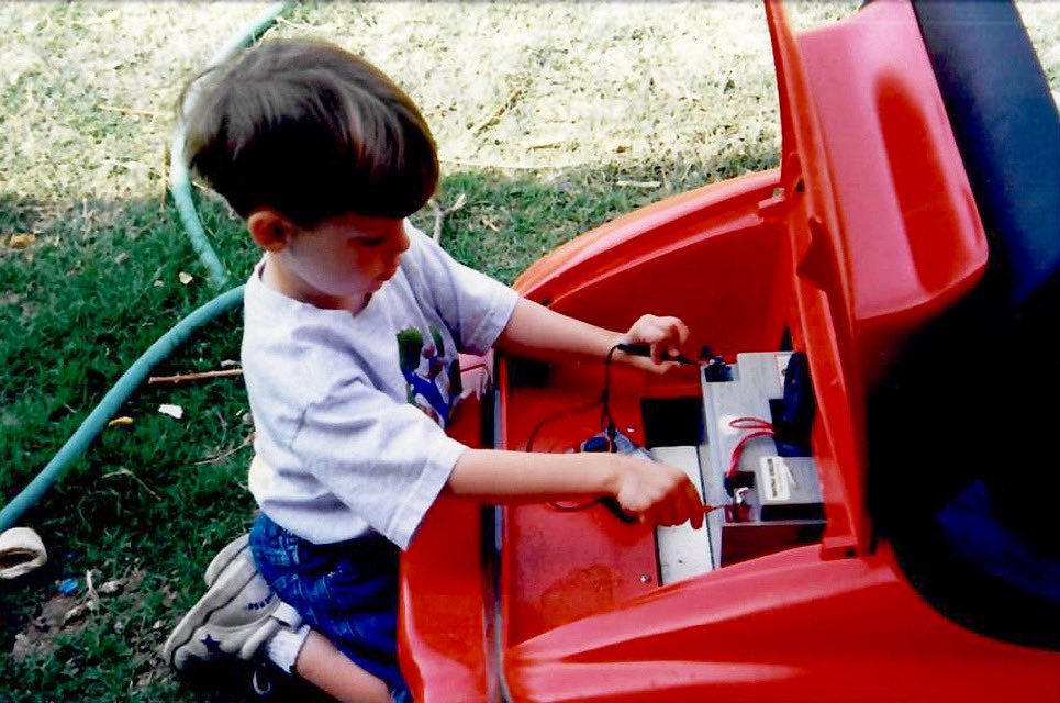 Alex_Bowman's tweet photo. Not much has changed since my first car... except maybe the haircut #myfirstcarchallenge https://t.co/SCeAxiKFDA