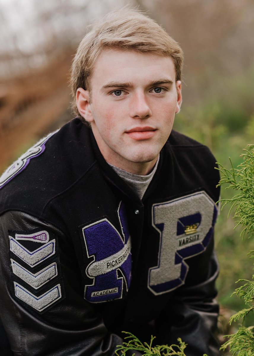 brandeetrout's tweet photo. Senior 2020  🖤🤍💜
You are my sunshine ☀️ @keaton_trout https://t.co/9vuxIYwg5u