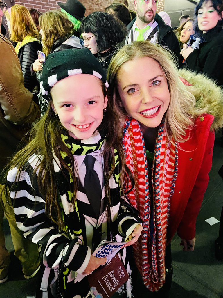 Shellopr8s's tweet photo. Angelina’s favorite show ever!!! She got to see it twice before it closed. Hopefully it will be back! It’s the best on #broadway Such an talented cast!  #alexbrightman #kerrybutler #beetlejuice #savebeetlejuice @BeetlejuiceBway https://t.co/NUuG6gNPhC