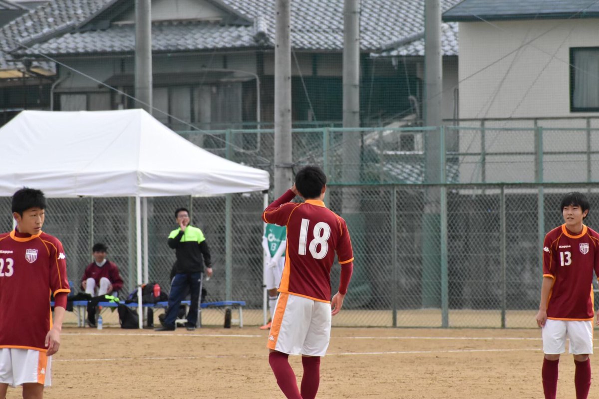 tetsusaka10's tweet photo. 大森稜平選手👍
ポテンシャルだけで言えばこの世代トップクラスの能力の持ち主。
恵まれた体格を武器に左サイドで躍動。FW、CB、SBどこでも卒なくこなす。個人的にはボランチで見たい。大型レフティとして活躍すればプロも放っておかない存在になるかも？
覚悟と自覚さえ有れば絶対大化けする選手だ👍 https://t.co/UCk5Rmjweo