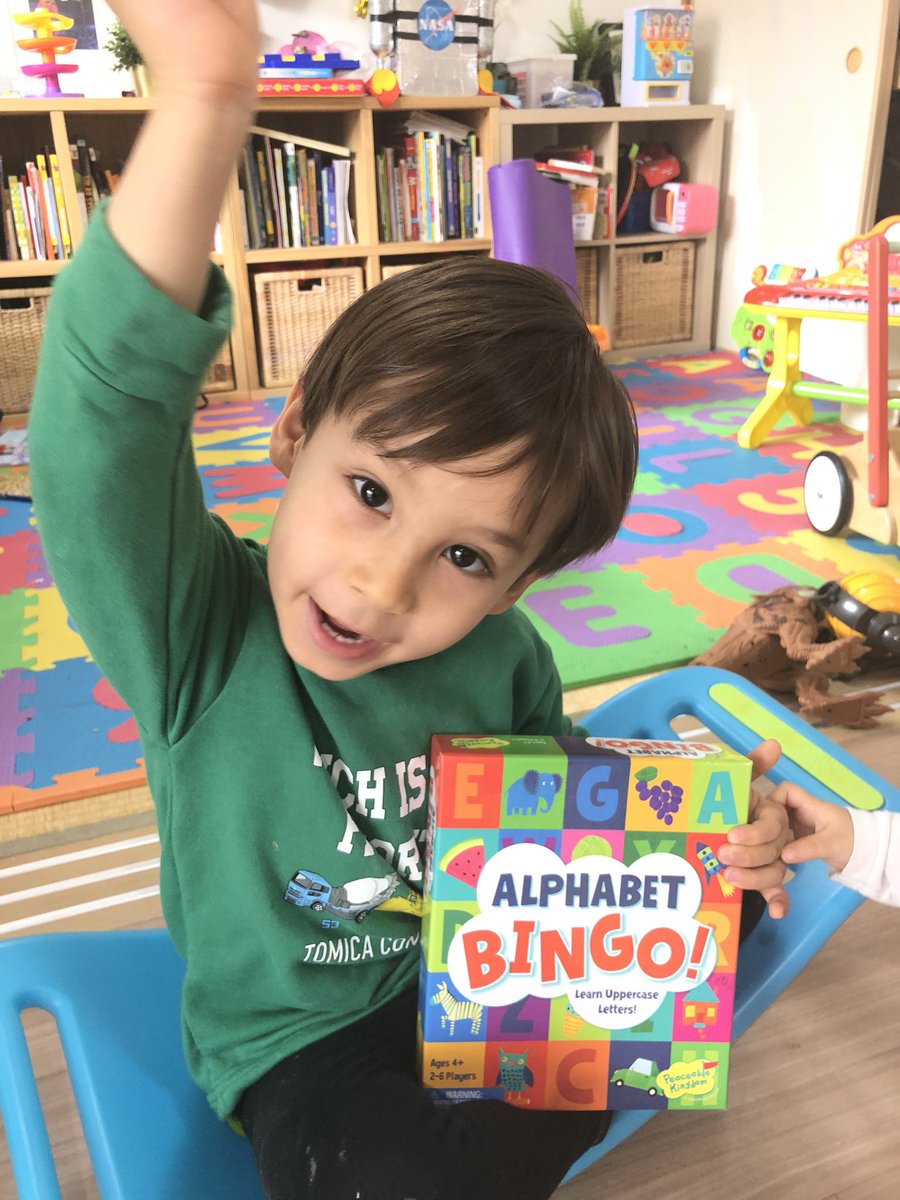 BilingualBaby01's tweet photo. みんなでBINGOゲームをやりませんか?4/25(土)の朝10:00にYouTube生配信でアルファベットビンゴゲームをやりたいと思います!勉強にもなり外に出れなくてもみんなでこういうゲームができると楽しい!勿論、手作りビンゴカードでのご参加もOK!私たちはこれを使います https://t.co/92nAFa5vYj #BBgames https://t.co/I9QE2xm9qz