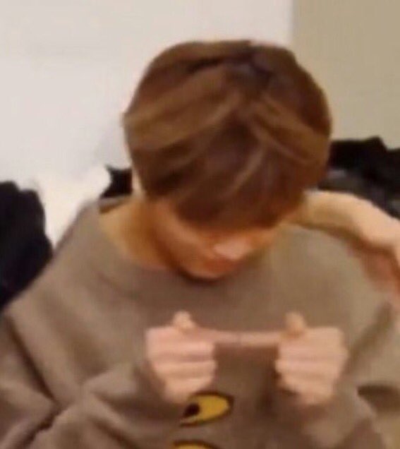 XiuIuvs's tweet photo. Y'all I need your help for a homework!! Please help!!! https://t.co/aJ1Rq4CXjP