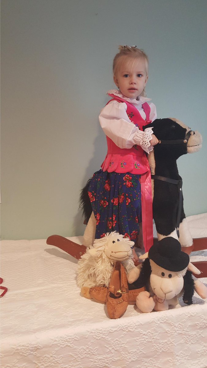 kropornicka's tweet photo. McCord family representing Poland during Multicultural Night 2020!  #proudofwhoweare #mccordmustangs https://t.co/B5haicsy86