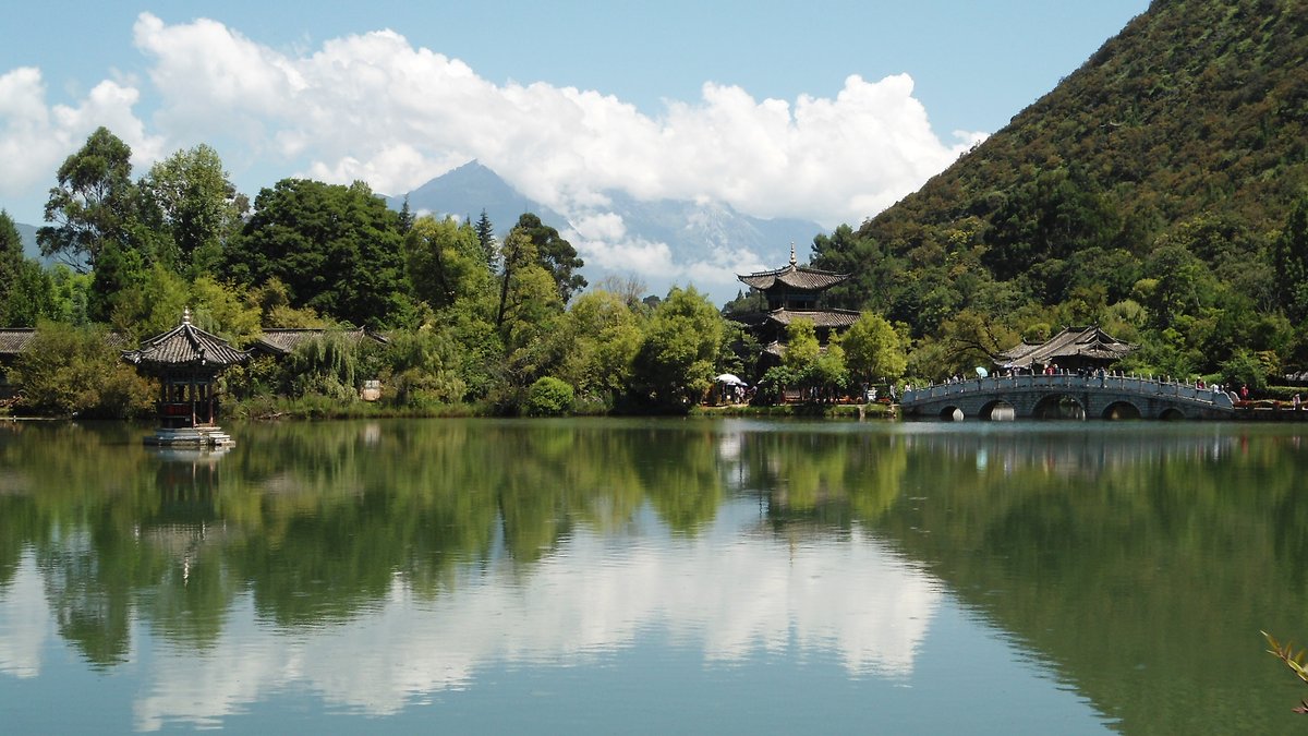 80c ハオチー 中華料理がわかるwebメディア Twitter પર バーチャル背景 Vol 2 中国料理をテイクアウトして オンライン食事会をするときの背景にどうぞ 麗江 黒龍潭 雲南省 宏村 安徽省 鳳凰古鎮 湖南省 九寨溝 五彩池 四川省