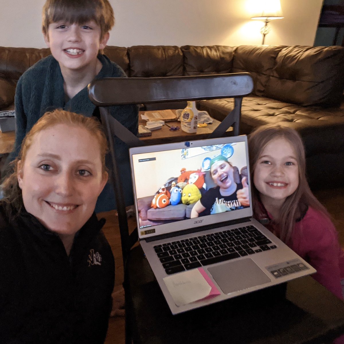 msjohnston_math's tweet photo. I joined the Ferger family for the #DisneyFamilySingalong!!! Then more Math family joined in too!! https://t.co/WGfy2PMdEQ
