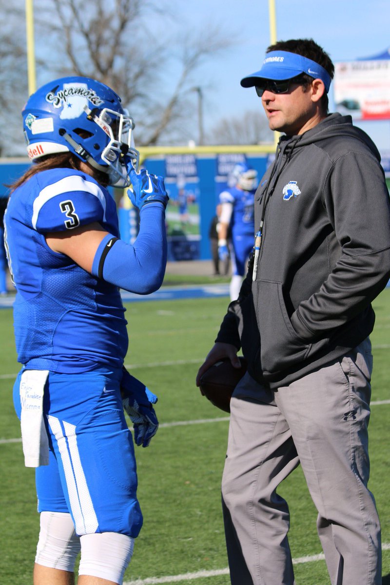 TsaliLough30's tweet photo. Bruh, I miss playing ball! @coachjdeberry @RobTonJr @Katrell_Moss @Dvermillion70 @IndStFB #rolltreez https://t.co/FlVyzPfo3n