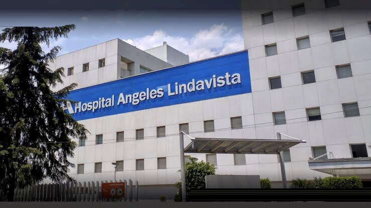 eduvariCCM's tweet photo. Entro en Terapia Intensiva @hospitalangeles Lindavista y con gusto recibo la noticia que el primer paciente intubado #covid19 ha sido extubado y su evolución es favorable. Gran trabajo y orgulloso de todo el equipo #ARUAL Lindavista. ¡Vamos todavía! #StayAtHome #QuedateEnCasa https://t.co/U8K3JgqyzP