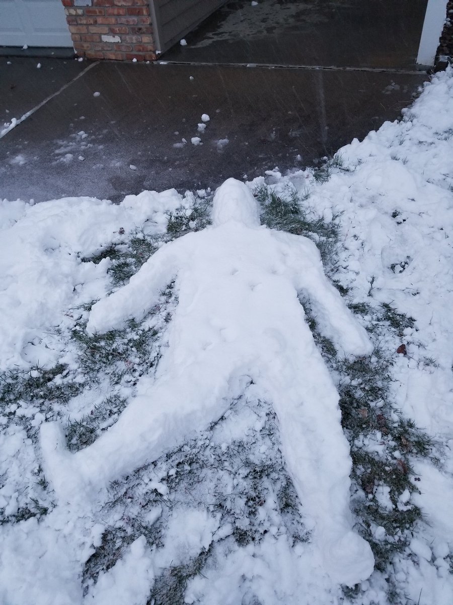 SmallGuyPromo13's tweet photo. Day 16 of 30: I'm grateful for the snow in April. I'm not a huge fan of snow, but today ended with me spending quality time with my daughters by having a snowball fight and building snow people. 

#30DaysofGrateful #Coronavirus🖕🏽 #CoronavirusUSA #snowday https://t.co/5L2XceRRQ8