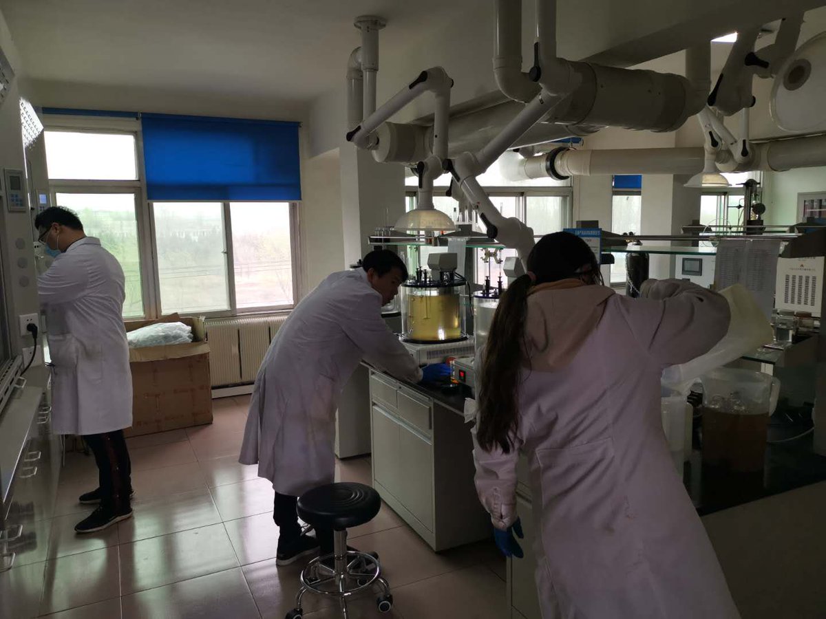 cn005d's tweet image. BETT Chemical owns leading lab with professional R&amp;amp;D team, all test and evalation equipments for lubricants and additives
