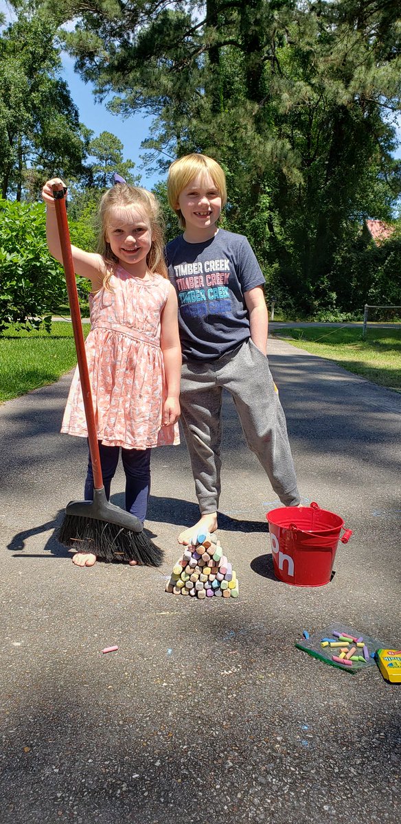 MsMcDowell2nd's tweet photo. Thankful Thursday. I'm so thankful for these two and the beautiful weather we've been able to enjoy together. #virtualtces https://t.co/KnqSXlYzkZ