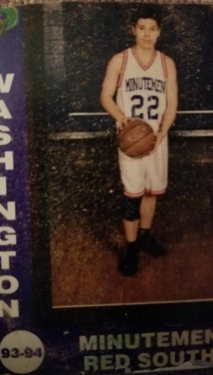 G1Fuentes's tweet photo. #TBT GDUB ROCKING 22🏀❤! https://t.co/F45aT4YPvk