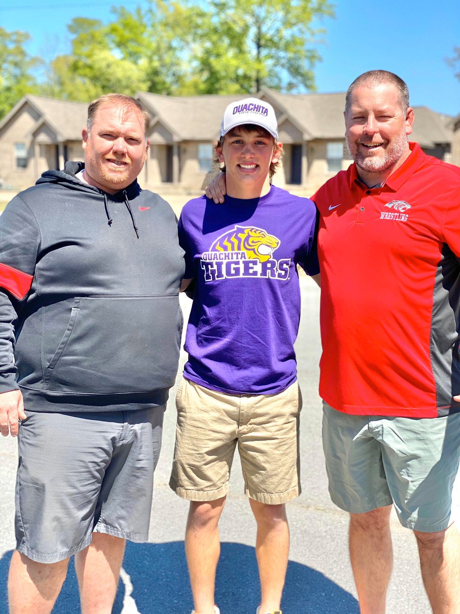 CabotAthDept's tweet photo. Congratulations to @CabotWrestling Masen Wade for signing at @Ouachita next fall! @OuachitaTigers #OBUTigers 🤼♂️ #wrestling https://t.co/8kWRex5zmI