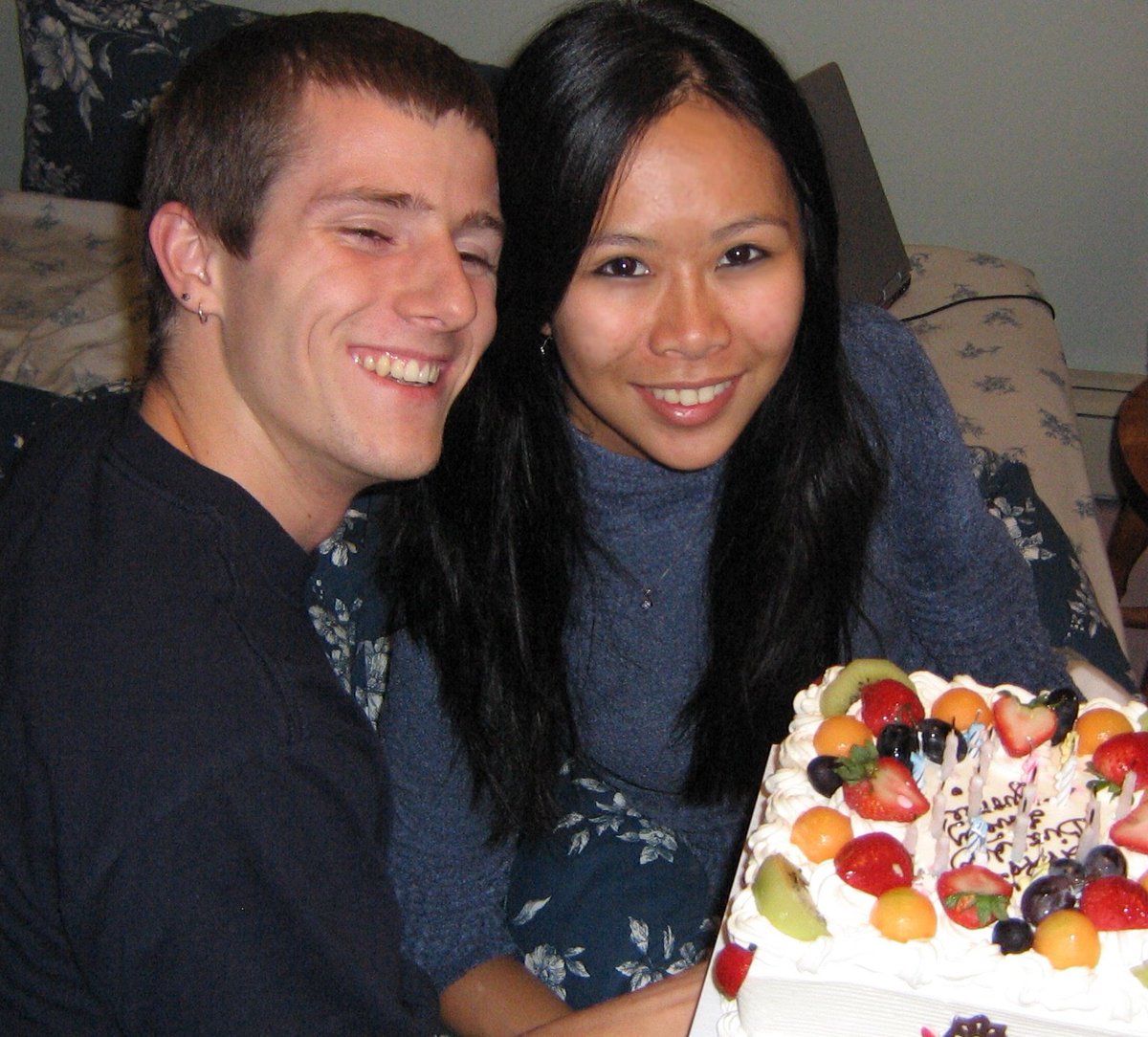 LinusTech's tweet image. Very bad taste on display here... I can't believe she hangs out with that guy... #MeAt20