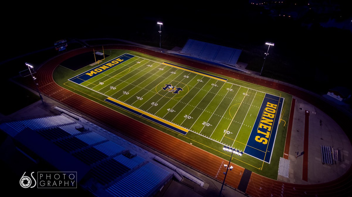 6Sphoto's tweet photo. 🐝 It was an honor to assist @HornetsInGame this evening, as the stadium lights at Monroe High School were illuminated to celebrate the Class of 2020 and all MHS Student-Athletes. #BeTheLight #MHSHornetsTogether @MonroeOHSuper @MHornets1 @MHSHornetAP @TheHornetsNest2 @SWBLSPORTS https://t.co/DufqtnwwWr
