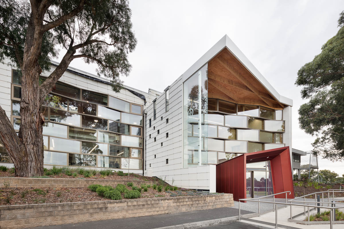 Glassworks_Aust's tweet photo. Yarra Valley Grammar new Research Centre &amp; Chapel by @NOWarchi using Glassworks #LoE366 glass #IGUs and a custom timber curtain wall. Learn more - https://t.co/k4yxS4po4n https://t.co/zhC0h3Vy4L