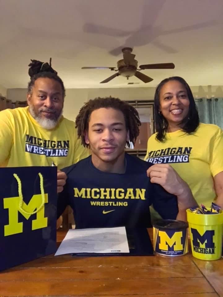 OscarSmithHigh's tweet photo. Congrats to Jaden Bullock for officially signing with @umichwrestling today!!  #B1G #smithset @OFSAmbushNation @OscarSmithWrstl #warmupgang #CoachMotley https://t.co/hxMQh2rP7w