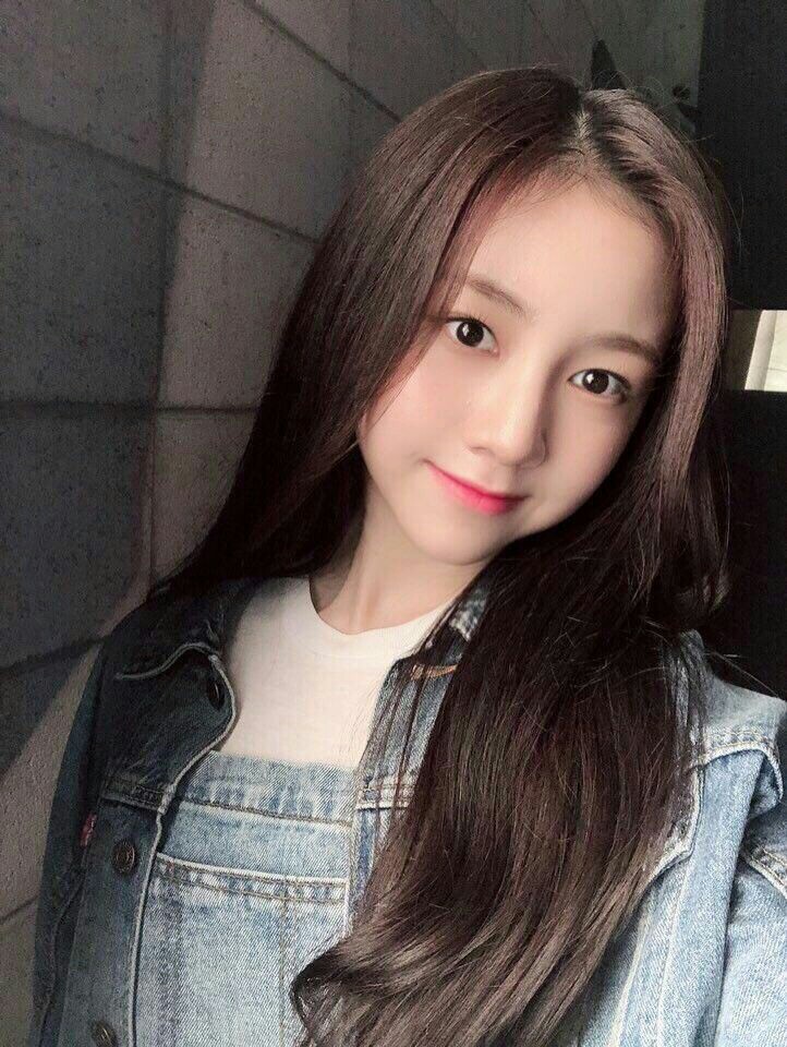 KPOPAdd41361300's tweet photo. Dahyun Kiyowo😍❤

#follwtrick #FolloMe #follo4folloback #folloback #FolloForFolloBack #follo #like #LikeForLikes #like4like #likeforlike #Rocket_Punch #DahyunRocketPunch https://t.co/ddhVDUry7B