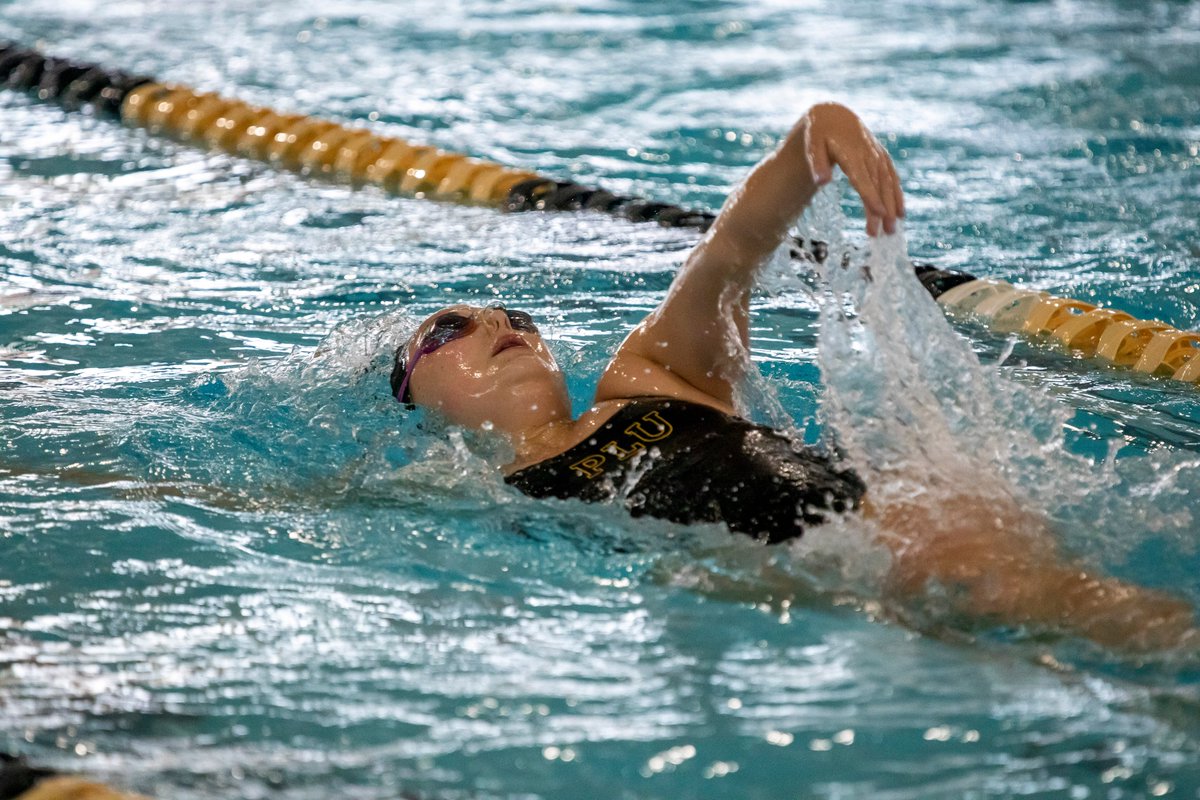 I can spend a weekend away in Oregon racing with my team, and then come back ready to edit and put together a newspaper. I might wake up at 5:30 for practice, but I still find time to go swing dancing the night before. 

- Kiyomi Kishaba <a href="/PLUSwim/">PLUSwim</a> 

#WhyD3 #D3Week