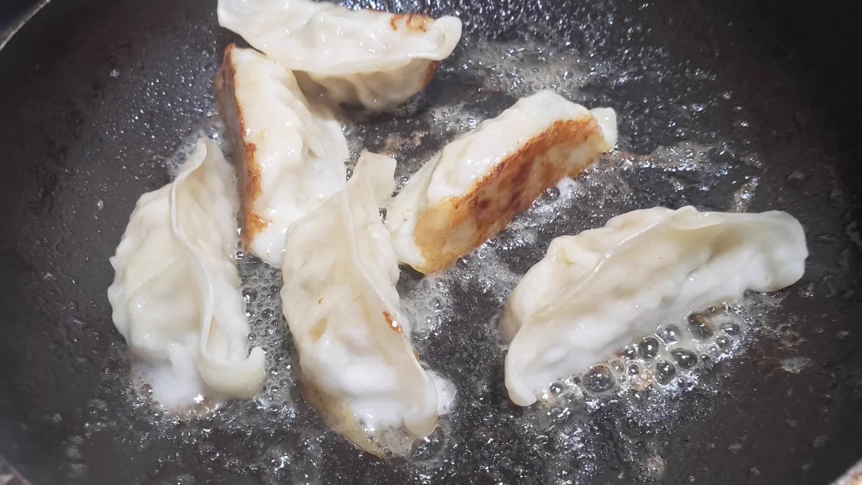 旨辛キムチの絶品料理！これをビールで流し込めば幸せが訪れる？！