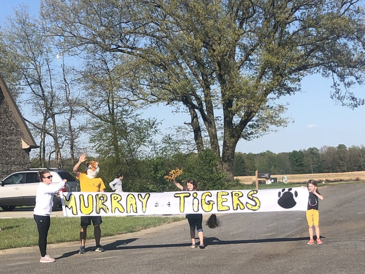 dwhitakertiger's tweet photo. A Great 3rd Grade, Library &amp; Art Teacher Parade today! Thank you students &amp; families for being outside with big smiles &amp; wonderful signs! It was great to see you! You made our hearts happy! Miss you so much. #MurraySchools https://t.co/FR4hmMyyY8