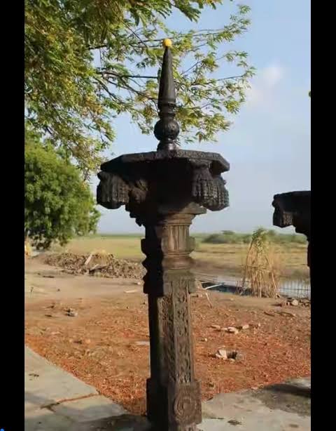 மனிதனின் சராசரி ஆசனவாயை விட பெரியதான மரக்கழியோ அல்லது இருப்புக்கழியோ எடுத்து அதன் ஒரு முனையில் கூர் செய்யப்பட்டும்மறுமுனை தரையில் நிறுத்தப்படும்.பிறகு அதன் மீது வழுவழுப்பான எண்ணெய் மிதமாகத் தடவப்படும்.கழுவேற்றப்பட வேண்டியவரை,ஆடைகளை களைந்து,கை கால்களை கட்டி,2/N