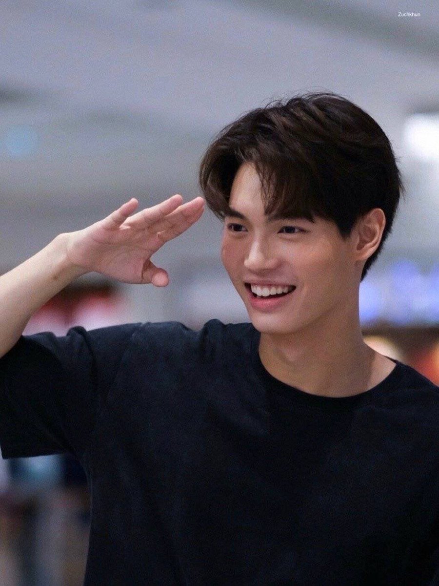 cheungmaan's tweet photo. #LiveAtLunchxWin 
remember to eat more, a bunny is cuter when it's round. love u.🐰❤ https://t.co/FIOCkaiA7o