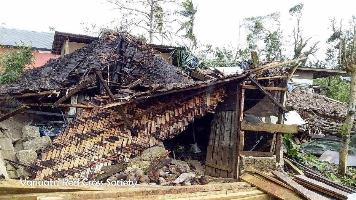 cglorentzen's tweet photo. Logistics is challenging in #TCHarold hit Vanuatu🇻🇺

#COVID19 makes normal shipping impossible, fuel shortages makes transport costly 

@vanuaturedcross will cover a total of 5,000 damaged households and uses boats + cars (if possible)

Much transport is on foot 👣

#KeepFighting https://t.co/A0gbqigidt