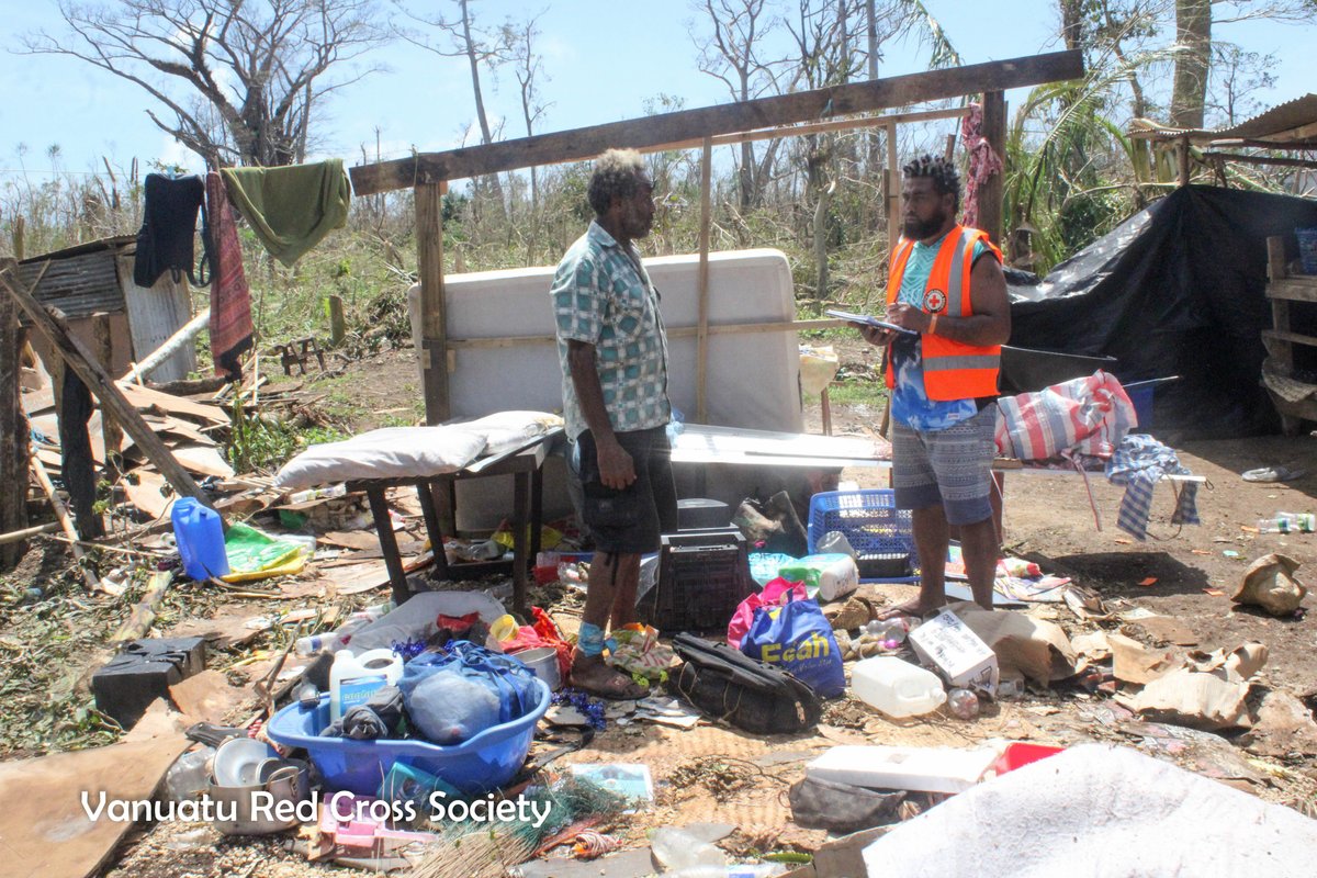 cglorentzen's tweet photo. Logistics is challenging in #TCHarold hit Vanuatu🇻🇺

#COVID19 makes normal shipping impossible, fuel shortages makes transport costly 

@vanuaturedcross will cover a total of 5,000 damaged households and uses boats + cars (if possible)

Much transport is on foot 👣

#KeepFighting https://t.co/A0gbqigidt