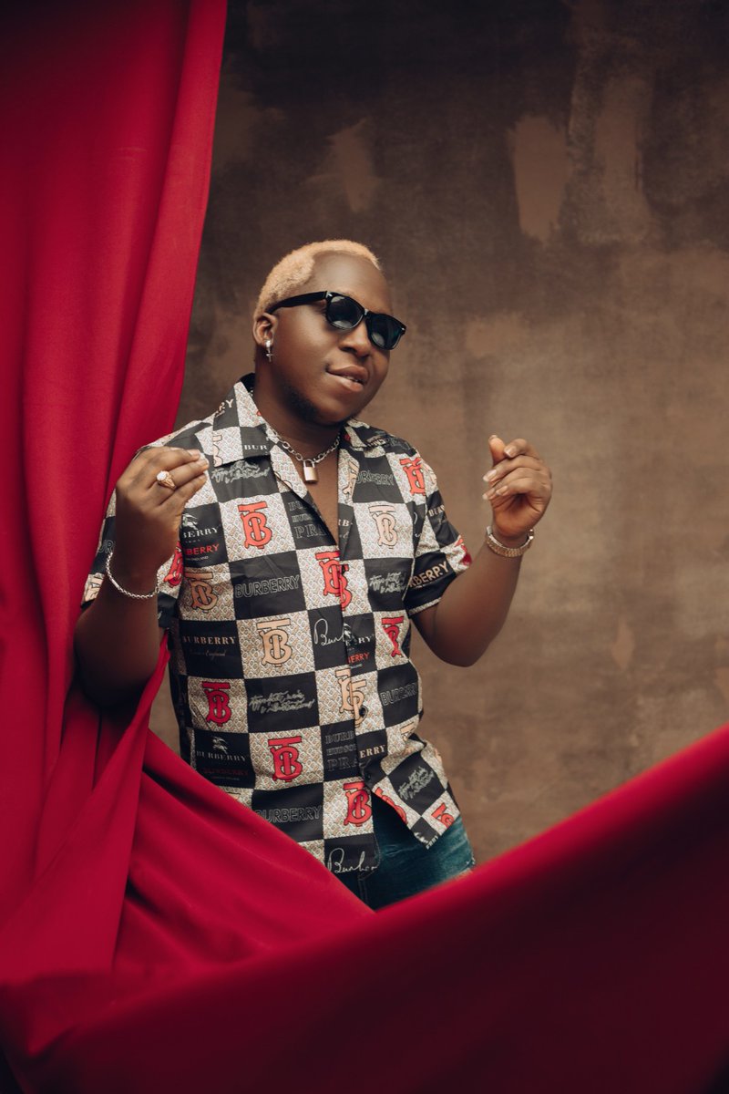 officialodizzy's tweet photo. Happy birthday to me, say a prayer if this post happens to appear on your TL... Donโt forget to stream Hallelujah today, link pon bio๐๐๐ค. https://t.co/3uOFIxuiuZ