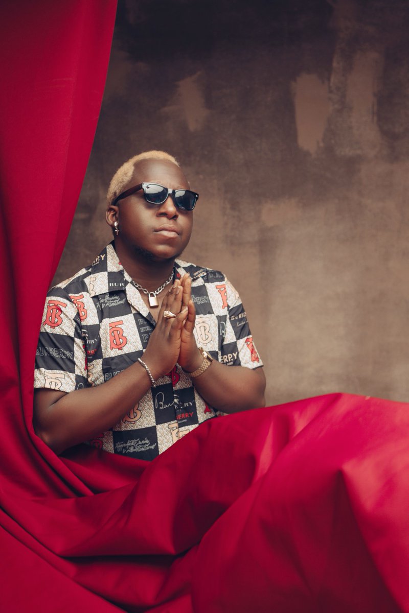 officialodizzy's tweet photo. Happy birthday to me, say a prayer if this post happens to appear on your TL... Donโt forget to stream Hallelujah today, link pon bio๐๐๐ค. https://t.co/3uOFIxuiuZ