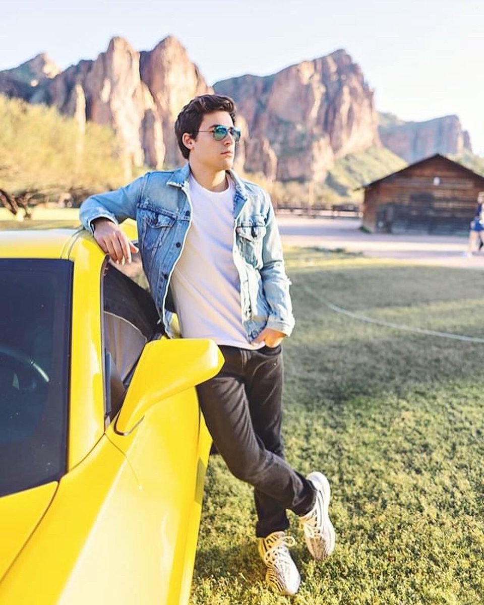 patipphotos's tweet photo. This guy absolutely killed it on his shoot back in March!  
Mr Adam Buckman 🙌  
More to come as well...  
#classof2020strong #yellowcamero #celebratingseniors2020 https://t.co/svHXVv3BUS
