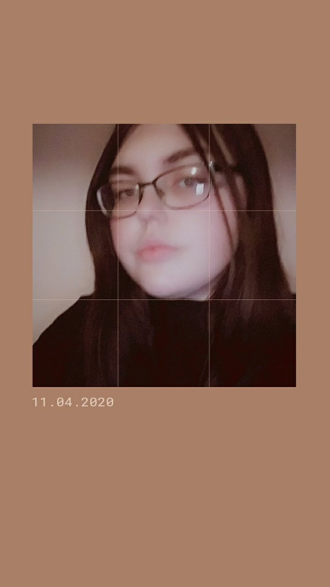 HeyitFaye's tweet photo. I'm 20 currently 😂✌#MeAt20 https://t.co/IcVqy9K8jr
