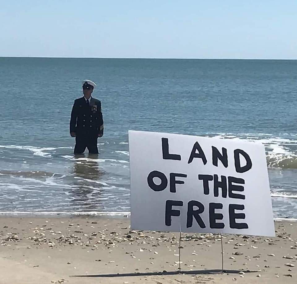 Full dressed #Navy Master Chief standing in the water today on Emerald Isle NC after the beach & water were closed. LEO let him go and approx 3 hours later the town of Emerald Isle opened back up the beach & water to the public!
#AmericanHero #salute4servinghumanity
#MAGA