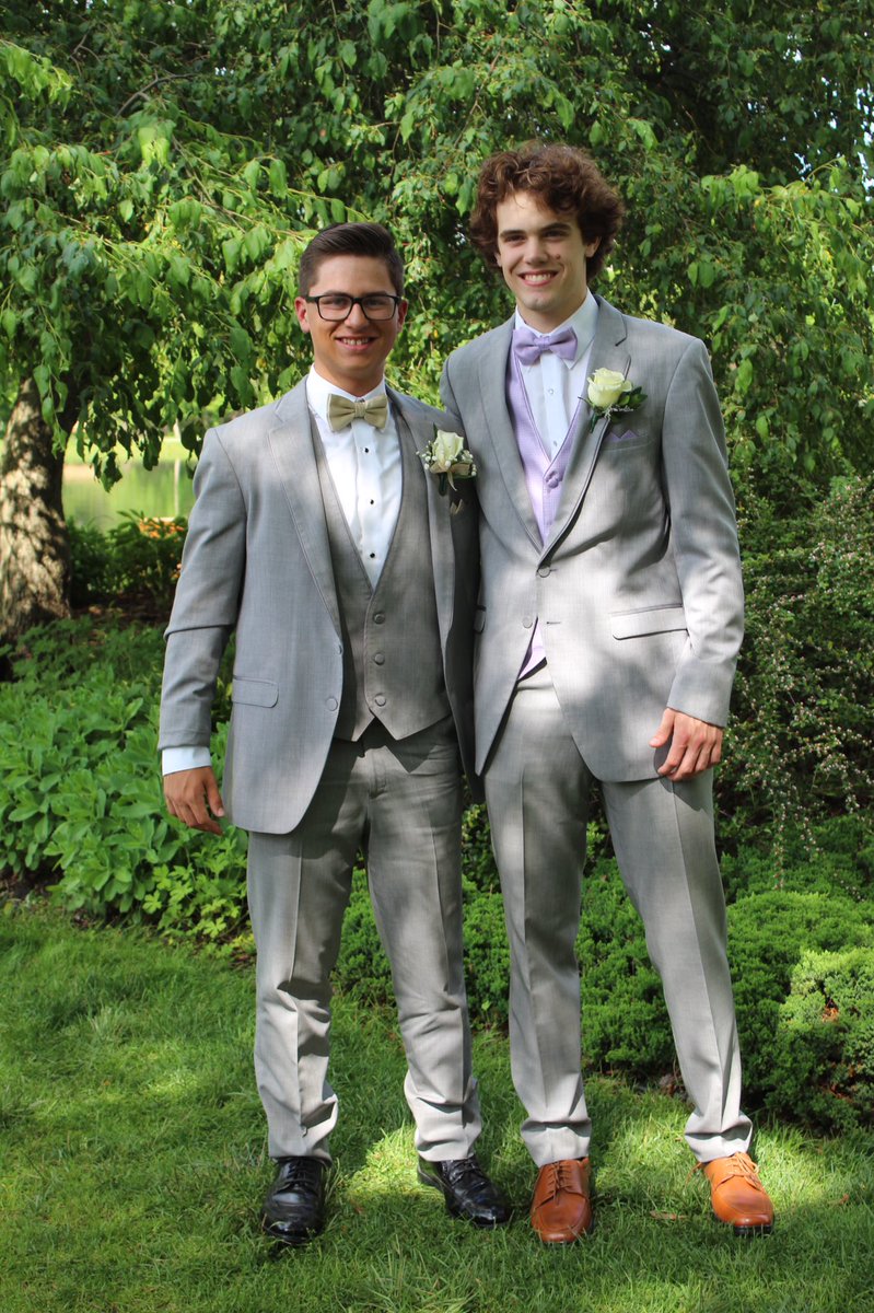 Happy Birthday to one of my best friends and a brother for life! I appreciate you more than you know man. I hope the nasty 19 treats you well, live it up like always @Aiden_Dion 🤙 https://t.co/ckbPBgyucq