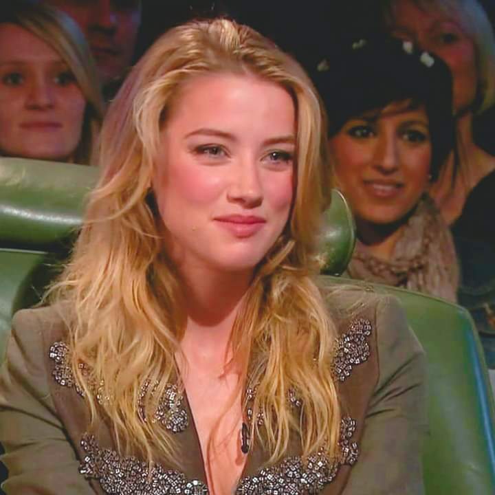 RaizafamilyVivi's tweet photo. Smile @AmberHeardIT #wesupportamber #4YearsOfFAN @realamberheard @AmberHeardBRA https://t.co/IjnuJj660p