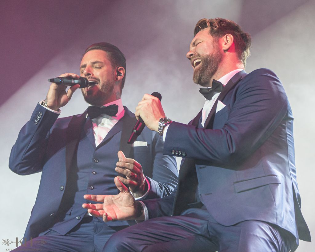 boyzlifeOFCL's tweet photo. We can't wait to get back on the road, we're missing seeing all your faces in the crowd! 🙏🏻
Join in on our #FanPicFriday, and #RT with your favourite pictures from the tour! 📸
K&B x https://t.co/9BlA0nraKM