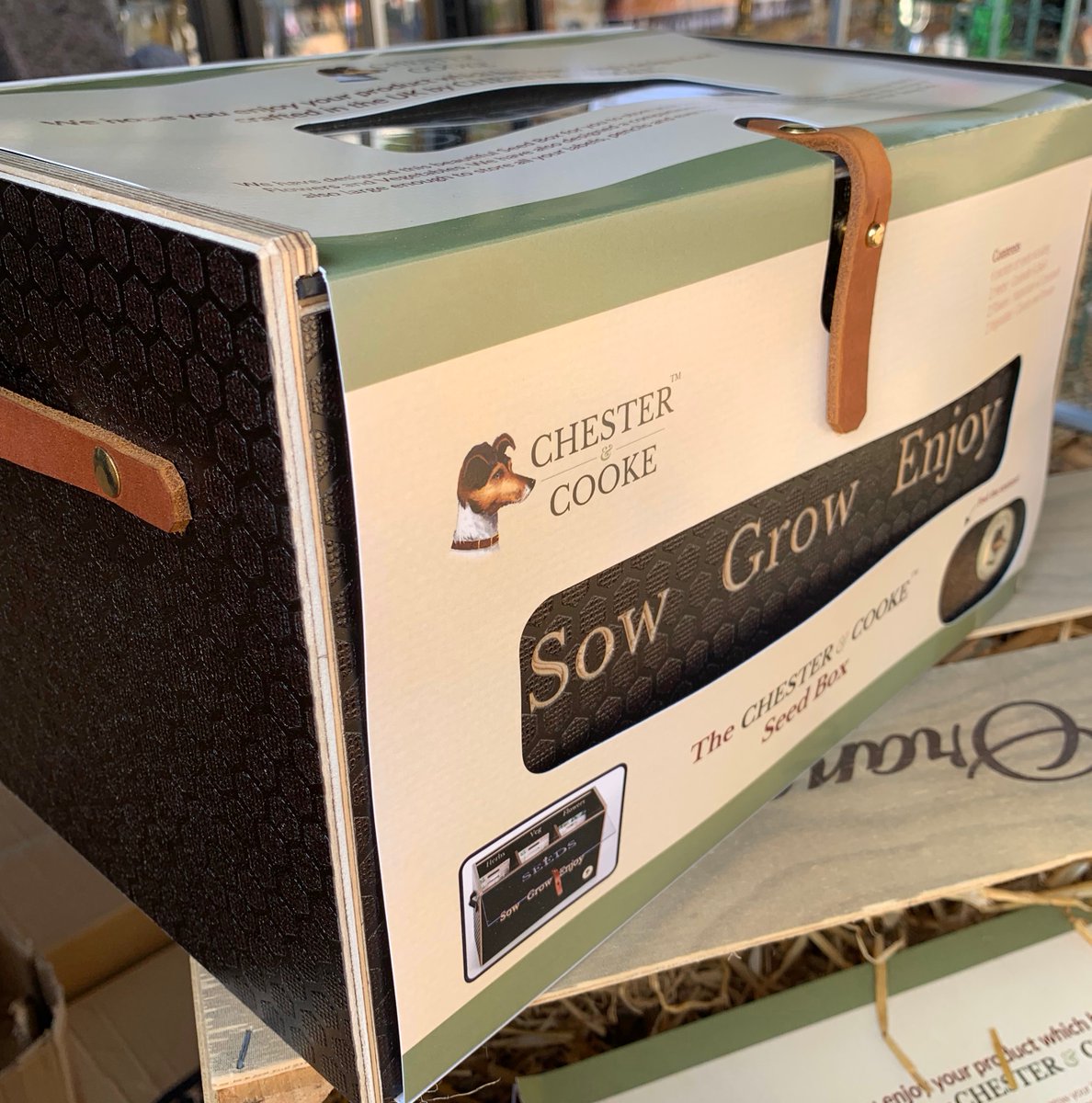 ChesterandCooke's tweet photo. So with all this #Covid-19 lock down, hands up whoโs being doing more gardening? Whoโs being #tidying the #shed and garage? We have been doing both. Take a look at our #gardening range https://t.co/H1NI2eZiHE which will help you with both. #seedbox #toolrack #wellyBoots #Herbs https://t.co/coicxwTQB5