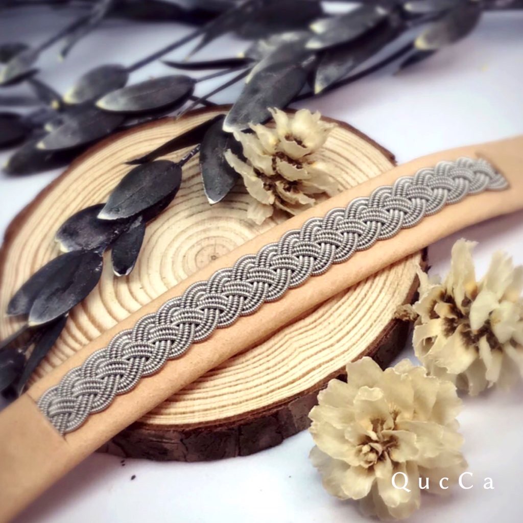 covanna's tweet photo. #ハンドメイドアクセサリー #サーミクラフト #トナカイの革
#saamicraft #duodji #sami #samicraft
#プレゼントにもおすすめ #大人かわいい
#ハンドメイド好きさんとつながりたい
#ハンドメイド作家
#QucCa
https://t.co/t6s6hj05mz https://t.co/R62wqi4Tgi
