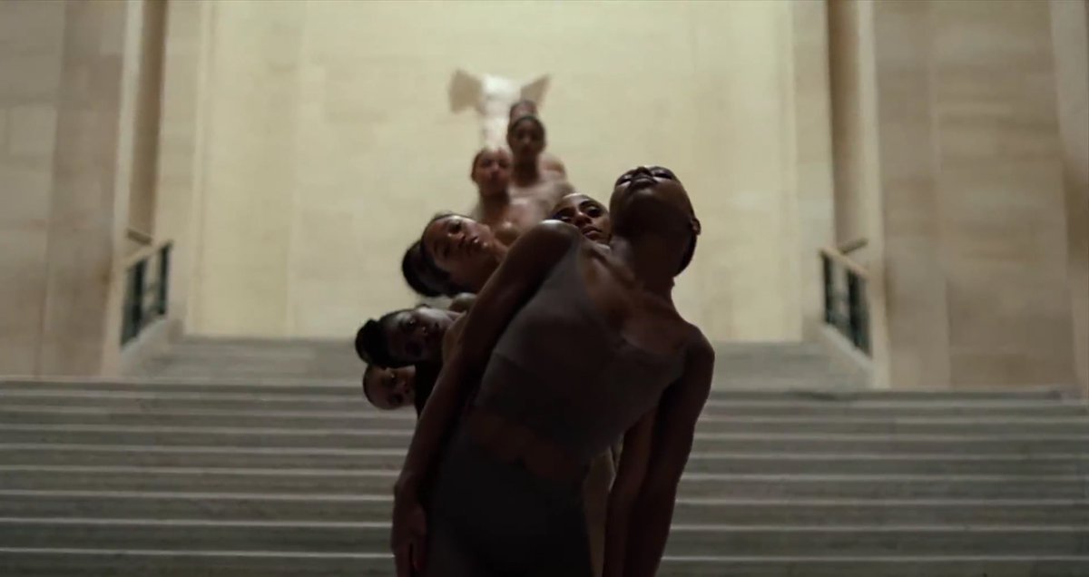 En plein lancement de leur tournée mondiale en 2018, Beyoncé et Jay-Z publient leur nouveau single  #Apeshit. Tourné au Louvre, le clip propose une réflexion sur la culture "classique", l'histoire de l'art occidental et la représentations des Noirs  https://antiquipop.hypotheses.org/4097 