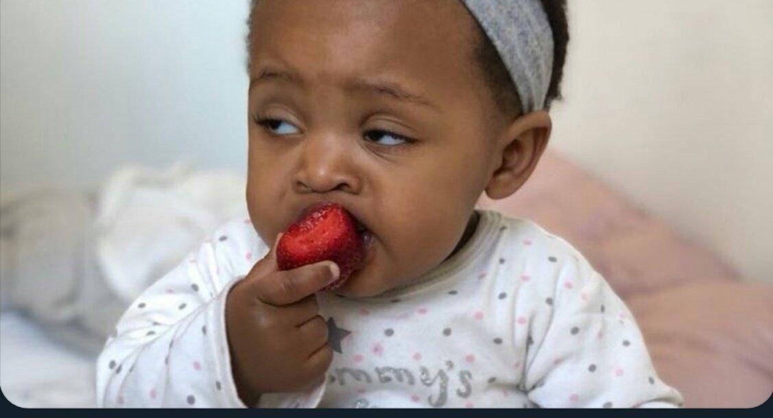 DubePoneo's tweet photo. @NTailored Wothi uyadla usazongtshela https://t.co/HGySfp2giF